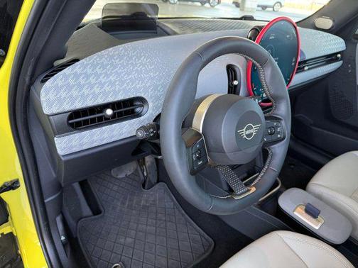 Sunny Side Yellow 2025 MINI Hardtop Cooper S