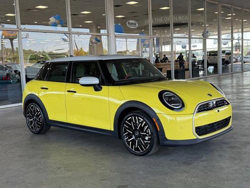 Sunny Side Yellow 2025 MINI Hardtop Cooper S