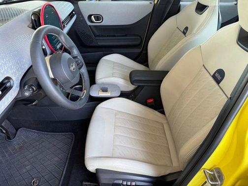 Sunny Side Yellow 2025 MINI Hardtop Cooper S