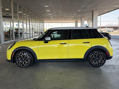 Sunny Side Yellow 2025 MINI Hardtop Cooper S
