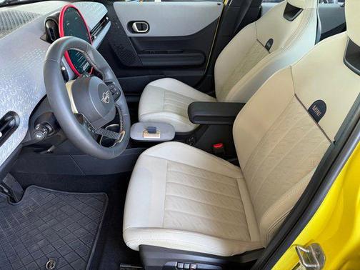 Sunny Side Yellow 2025 MINI Hardtop Cooper S