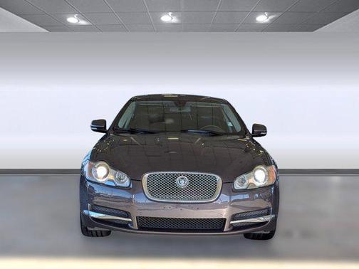 2010 Jaguar XF Premium Luxury