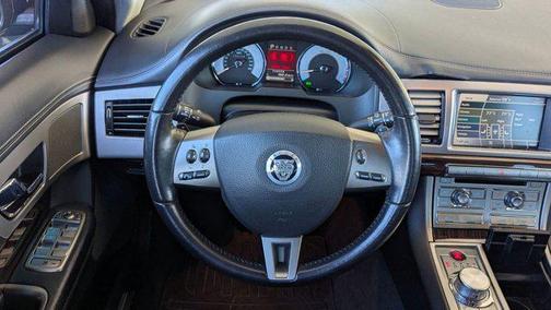 2010 Jaguar XF Premium Luxury