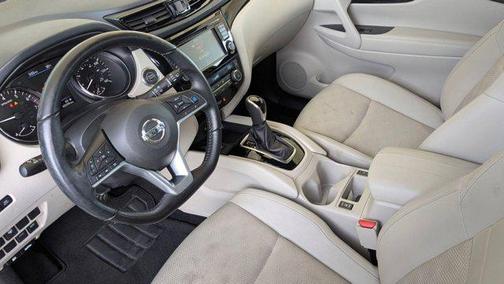 2022 Nissan Rogue Sport SV