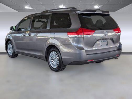 2013 Toyota Sienna XLE
