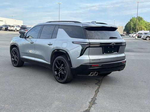 Sterling Gray Metallic 2024 Chevrolet Traverse RS