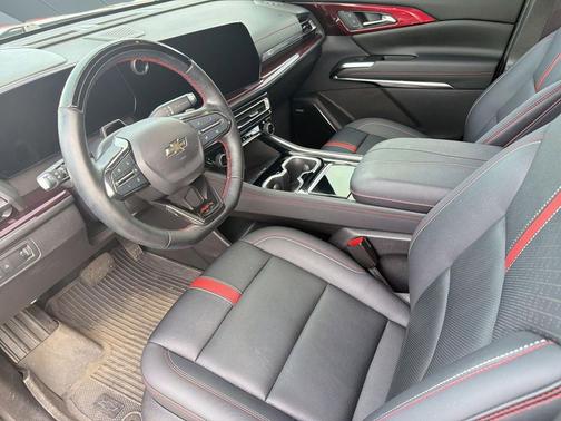 Sterling Gray Metallic 2024 Chevrolet Traverse RS