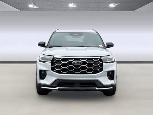 Space White Metallic 2026 Ford Explorer Platinum