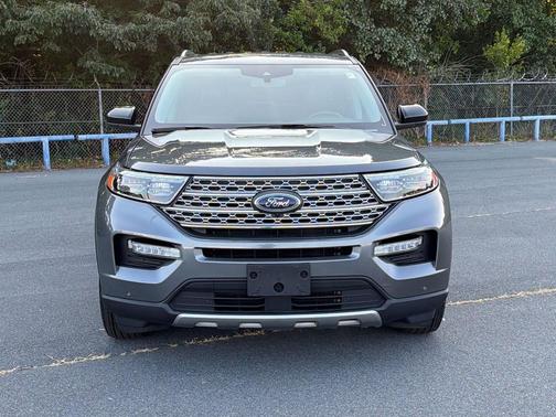 Carbonized Gray Metallic 2024 Ford Explorer Limited