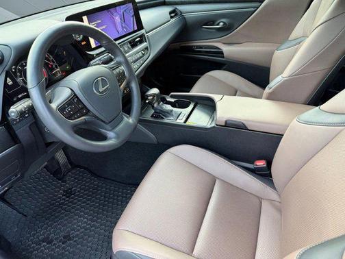 2023 Lexus ES 300h Base