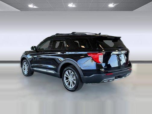 AGATE BLACK METALLIC 2021 Ford Explorer XLT