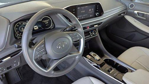 2022 Hyundai SONATA SEL