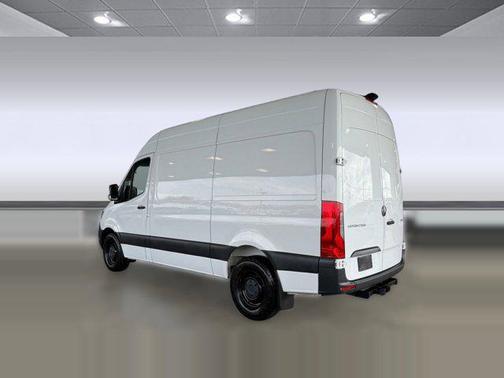 2024 Mercedes-Benz Sprinter 2500 Standard Roof
