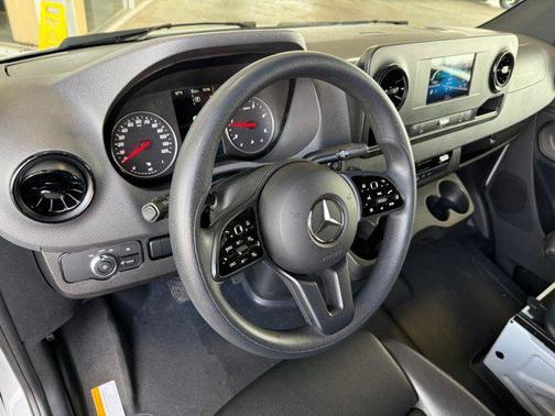 2024 Mercedes-Benz Sprinter 2500 Standard Roof
