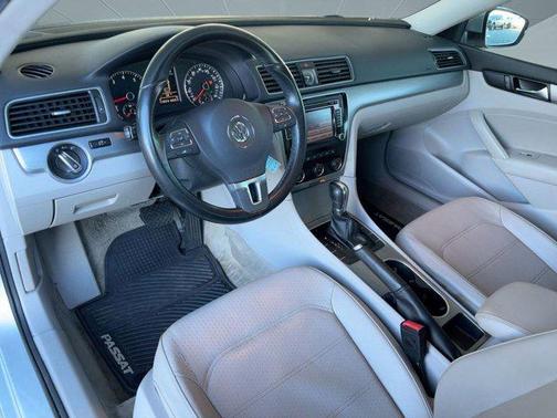 2014 Volkswagen Passat 2.5L SE
