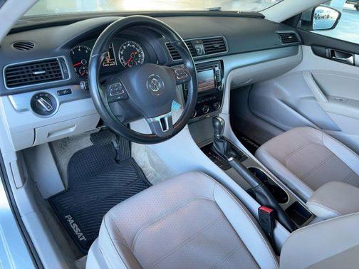 2014 Volkswagen Passat 2.5L SE