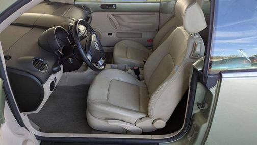 2008 Volkswagen New Beetle SE