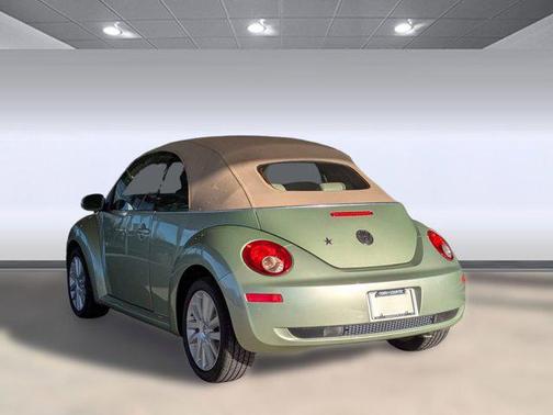 2008 Volkswagen New Beetle SE