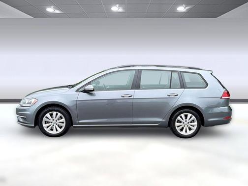Platinum Gray Metallic 2019 Volkswagen Golf SportWagen TSI S