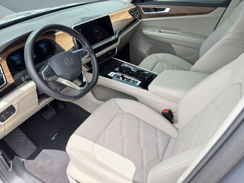 silver mist metallic 2026 Volkswagen Atlas 2.0T SE w/Technology