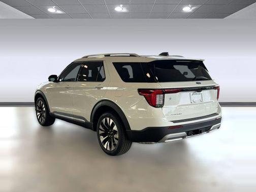 Star White Metallic Tri-Coat 2026 Ford Explorer Platinum
