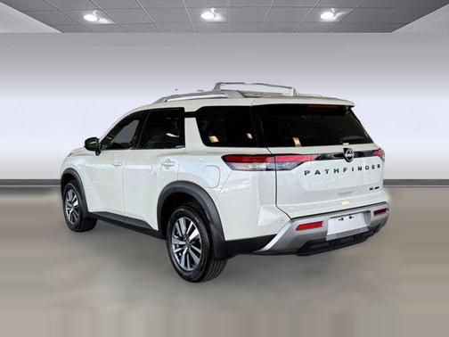 2024 Nissan Pathfinder SL 4WD