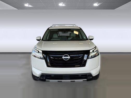 2024 Nissan Pathfinder SL 4WD