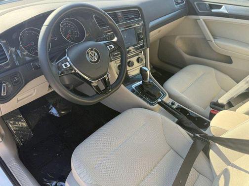 2018 Volkswagen Golf TSI S
