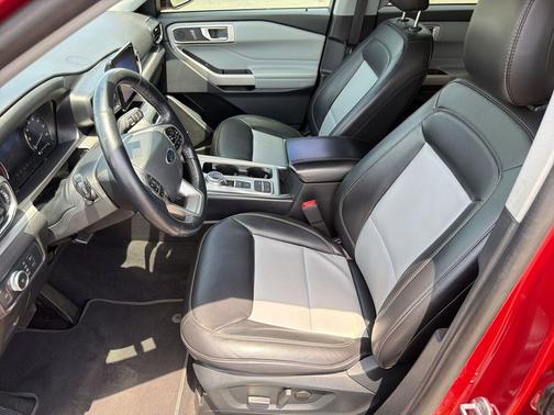 RAPID RED MET TINTED CC 2022 Ford Explorer XLT