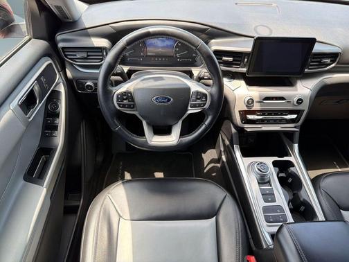 RAPID RED MET TINTED CC 2022 Ford Explorer XLT