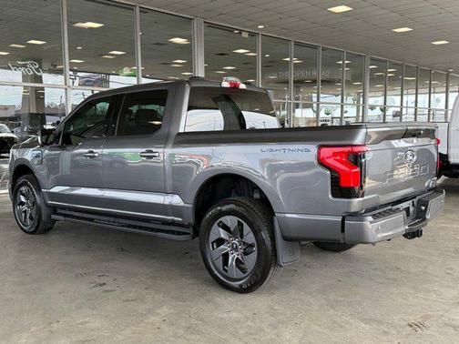 2025 Ford F-150 Lightning Flash