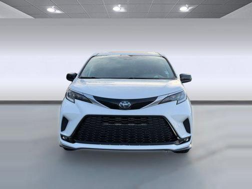 2021 Toyota Sienna XSE 7 Passenger