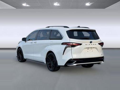 2021 Toyota Sienna XSE 7 Passenger