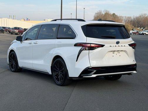 2021 Toyota Sienna XSE 7 Passenger