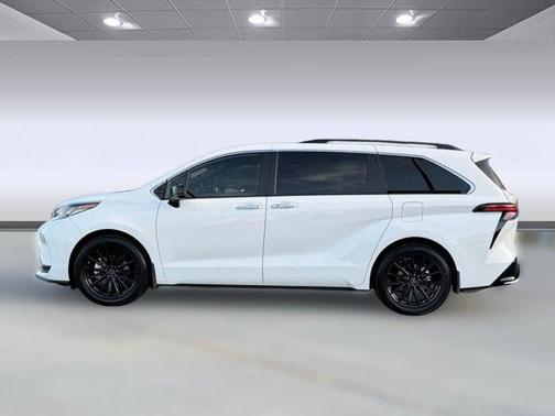 2021 Toyota Sienna XSE 7 Passenger