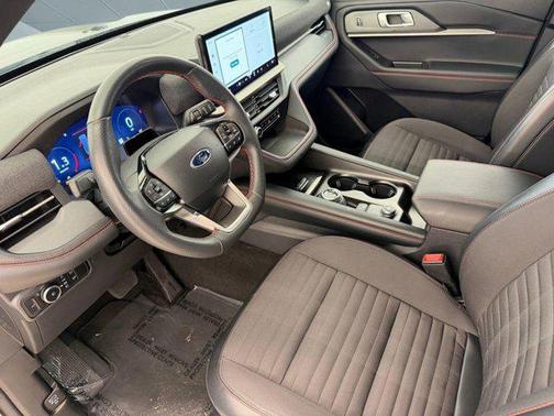 CARBONIZED GRAY METALLIC 2025 Ford Explorer ST-Line