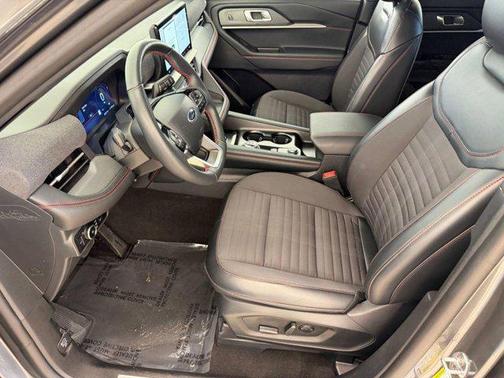 CARBONIZED GRAY METALLIC 2025 Ford Explorer ST-Line
