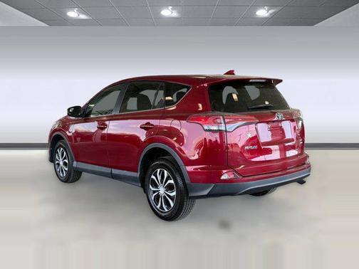 Ruby Flare Pearl 2018 Toyota RAV4 LE