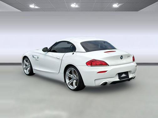 Alpine White 2016 BMW Z4 sDrive35is
