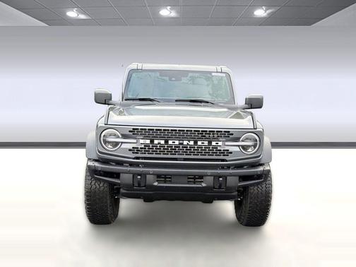 CARBONIZED GRAY METALLIC 2026 Ford Bronco Badlands
