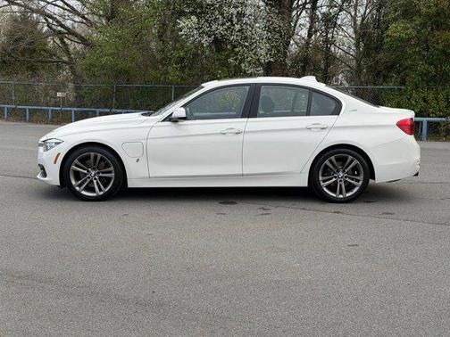 2017 BMW 330e iPerformance