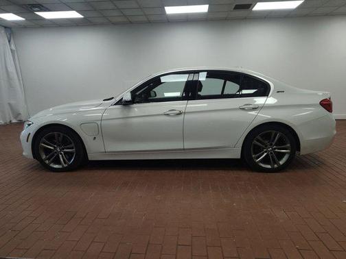 2017 BMW 330e iPerformance