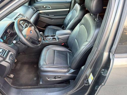 MAGNETIC METALLIC 2016 Ford Explorer XLT