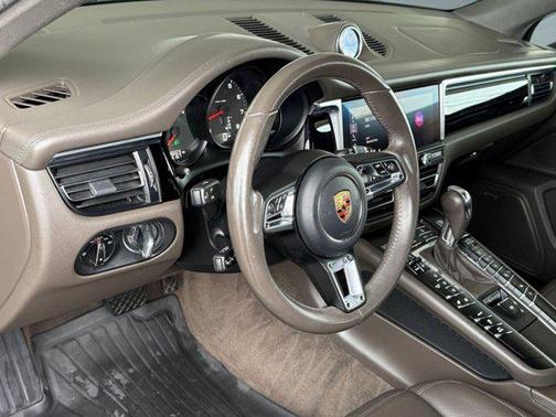 2020 Porsche Macan AWD
