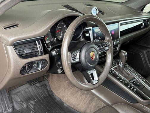 2020 Porsche Macan AWD