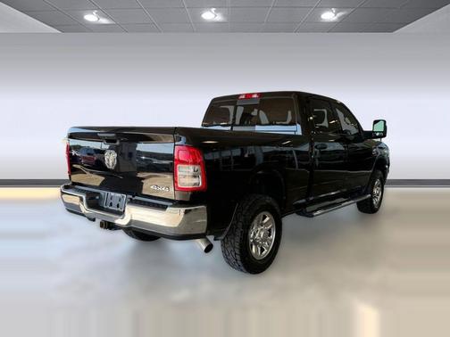Diamond Black Crystal Pearlcoat 2024 RAM 2500 Tradesman Crew Cab 4x4 6'4' Box