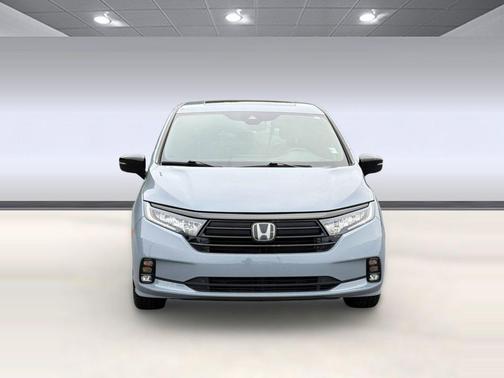 Sonic Gray Pearl 2024 Honda Odyssey Sport