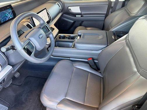 2025 Ford Expedition Max Active 4x4