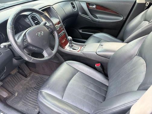 Liquid Platinum 2016 INFINITI QX50 Base