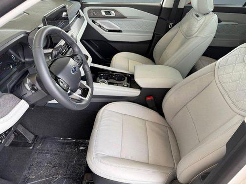 STAR WHITE MET TRI-COAT 2026 Ford Explorer Platinum